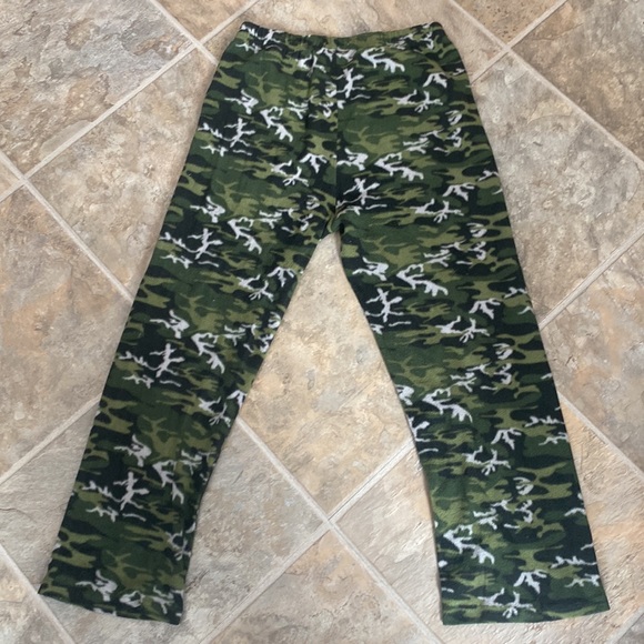 Survival gear - boys fuzzy camouflage pants - Picture 3 of 3